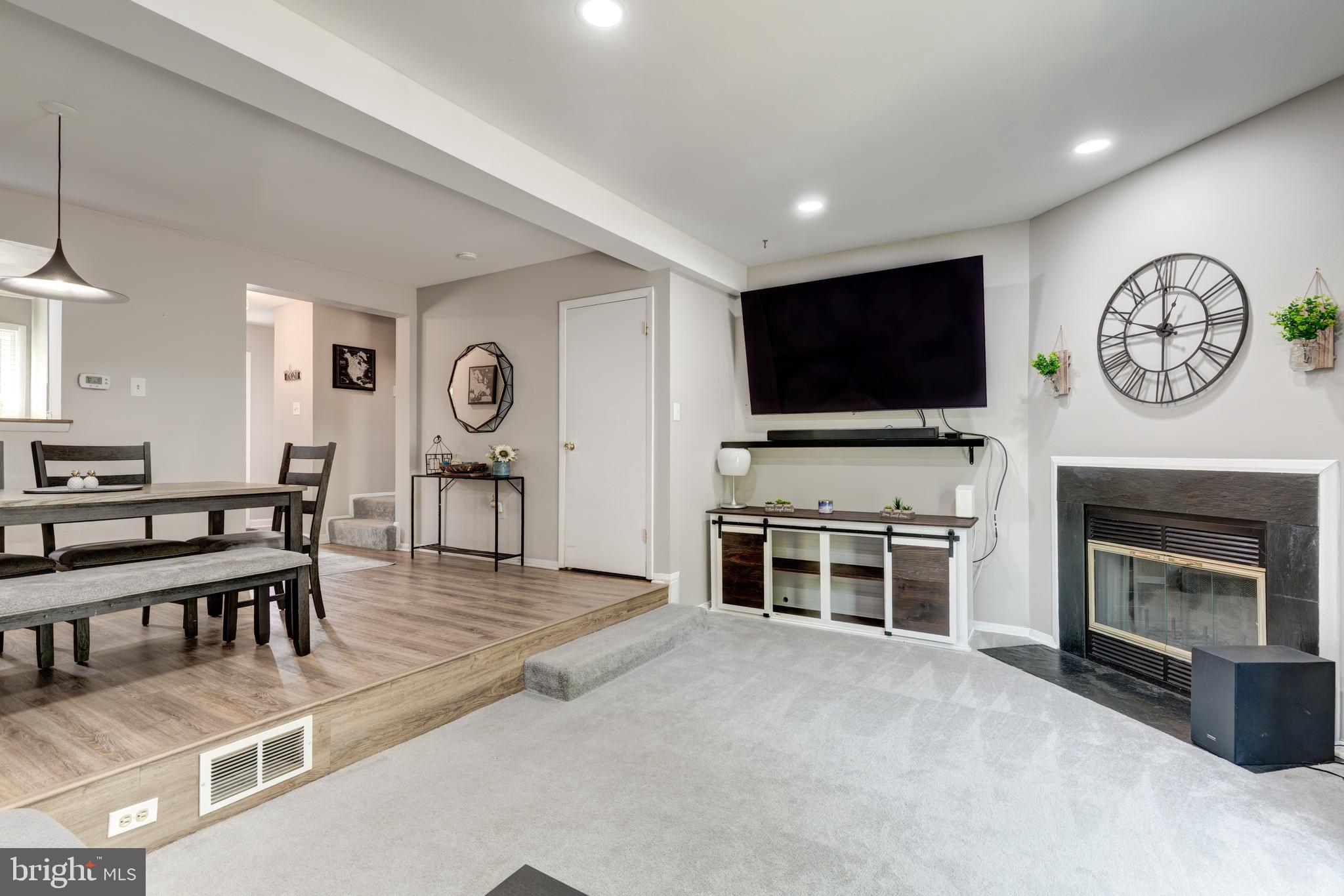 KIMBERLY VILLAGE - Residential