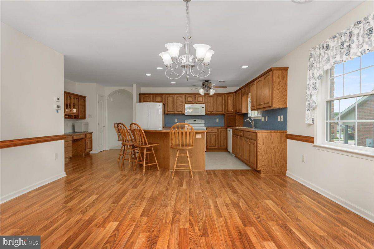EMERALD POINTE - Residential