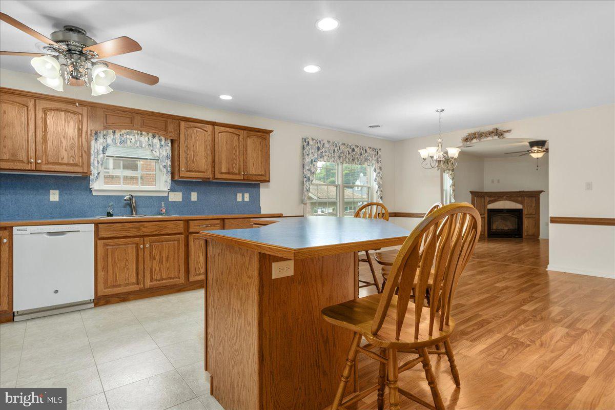 EMERALD POINTE - Residential