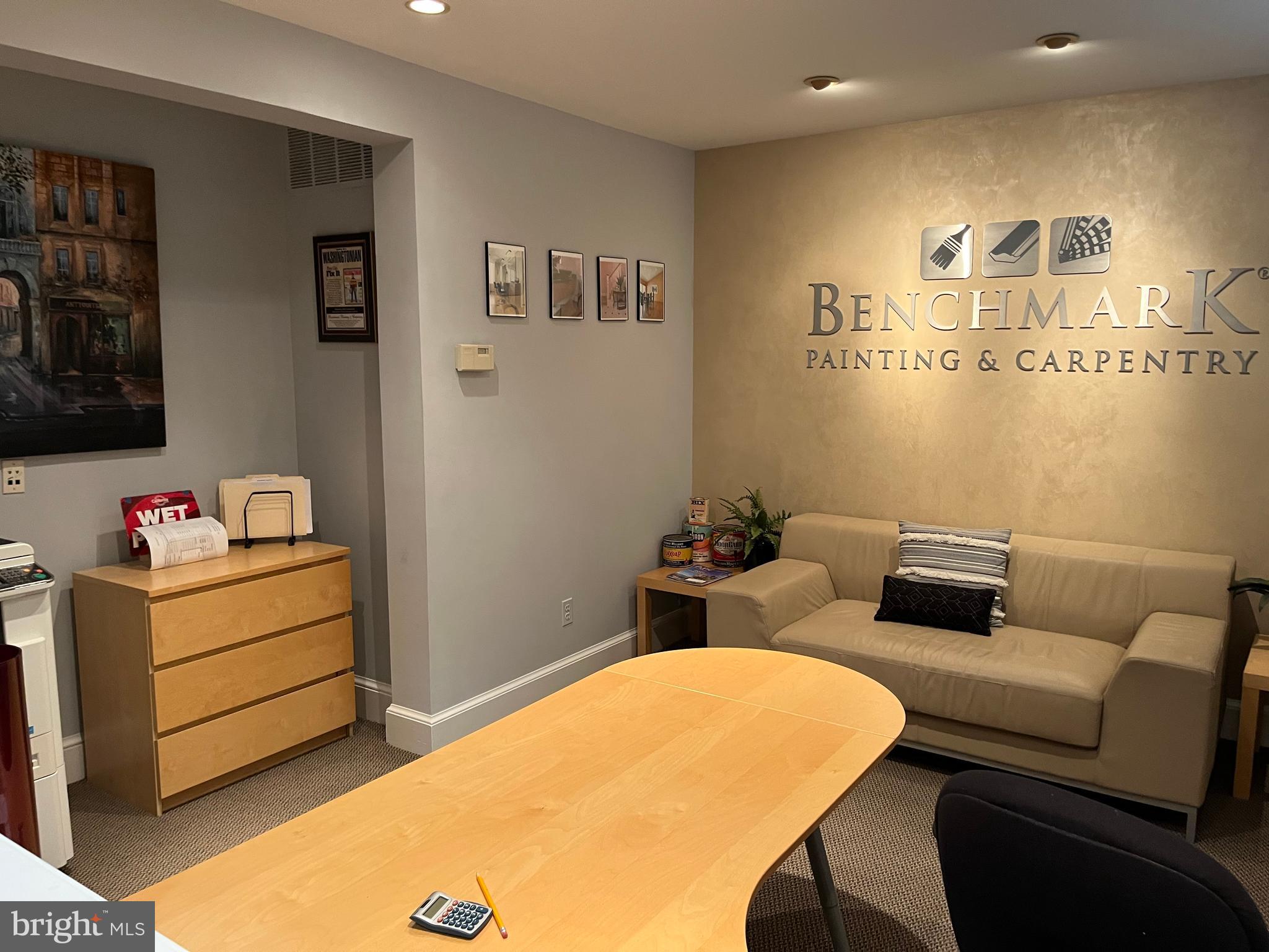 KENSINGTON - Commercial Lease