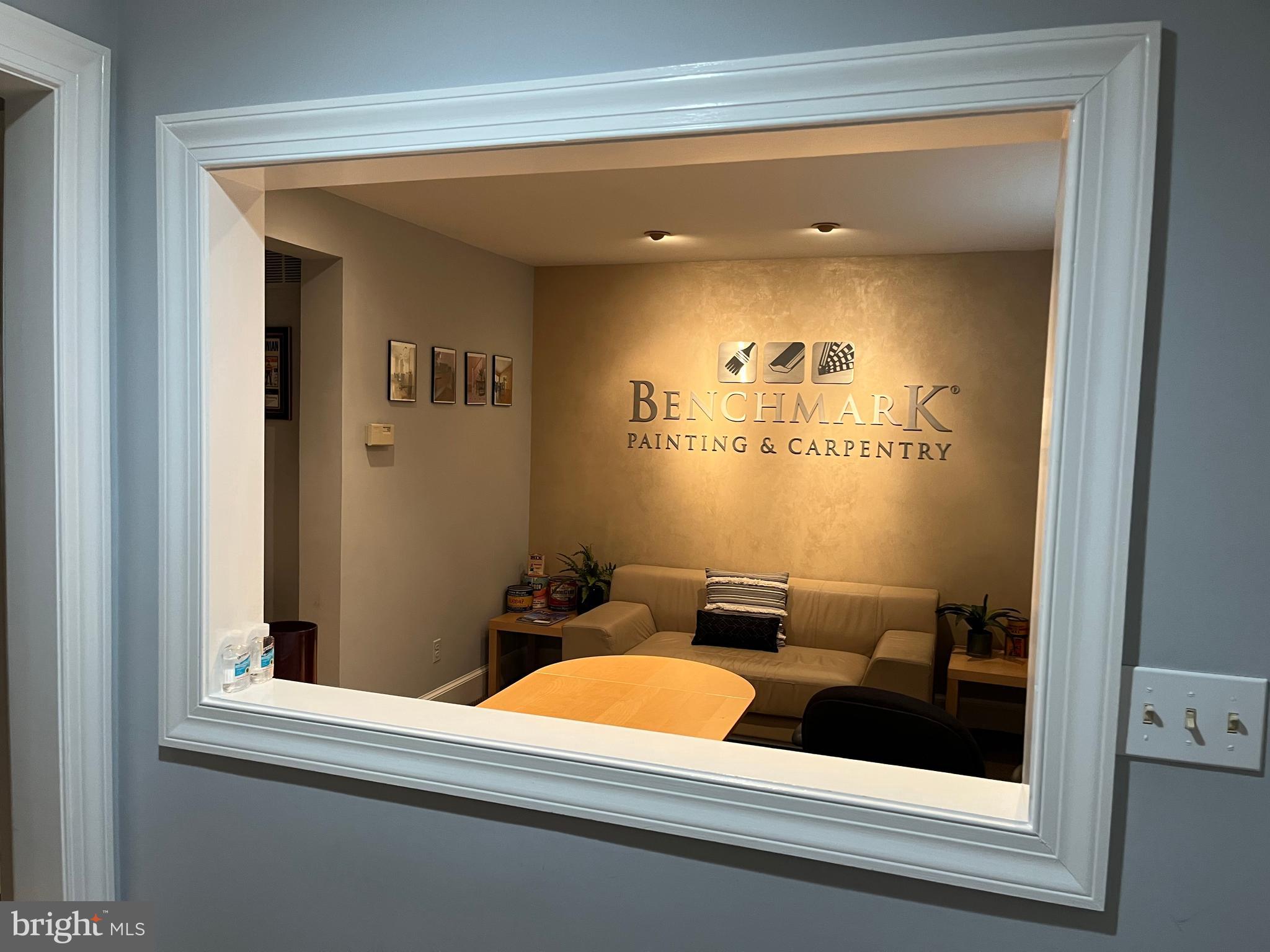 KENSINGTON - Commercial Lease