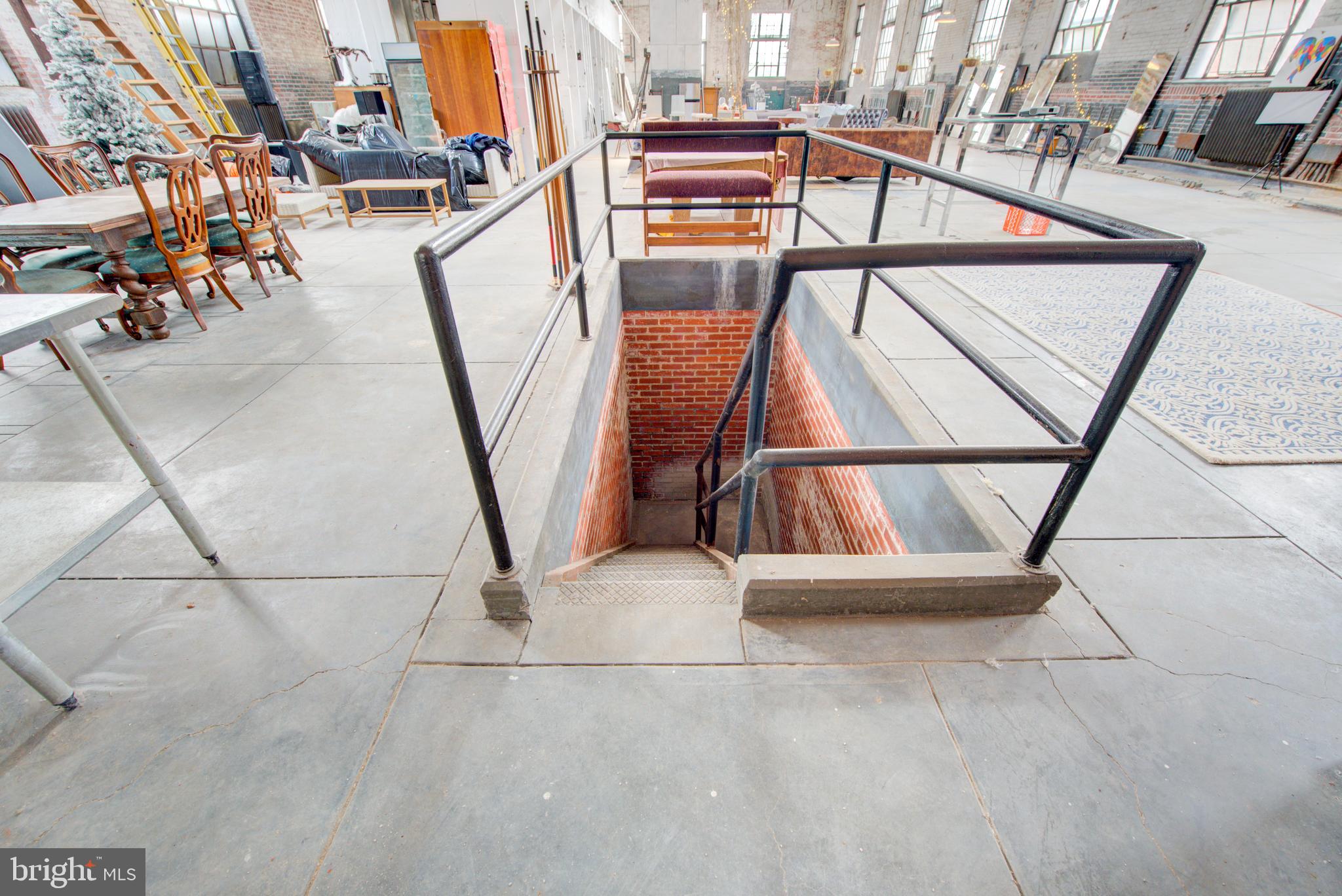SHARSWOOD - Commercial Sale