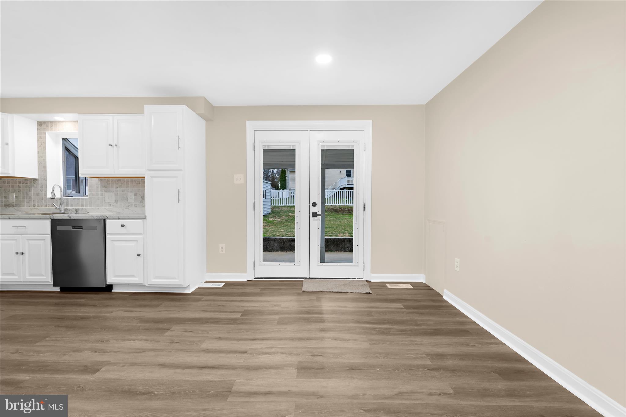 GOLDEN ACRES - Residential