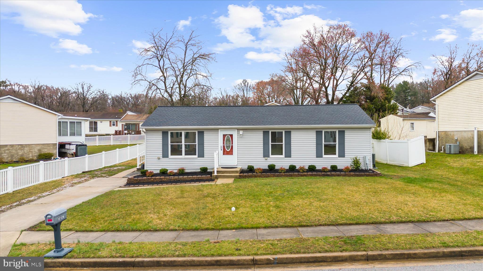 GOLDEN ACRES - Residential