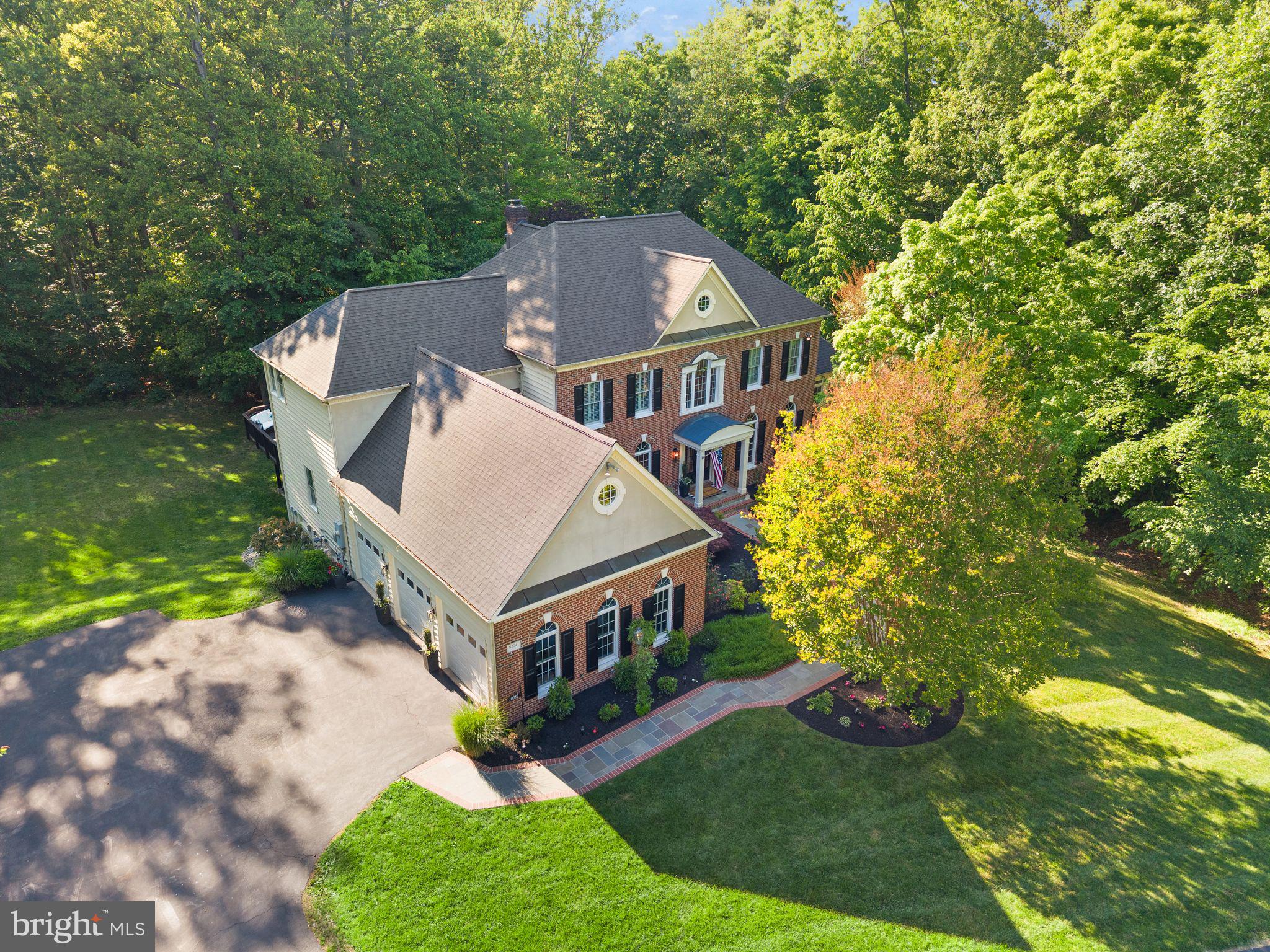 ESTATES AT ROSELAND - Residential