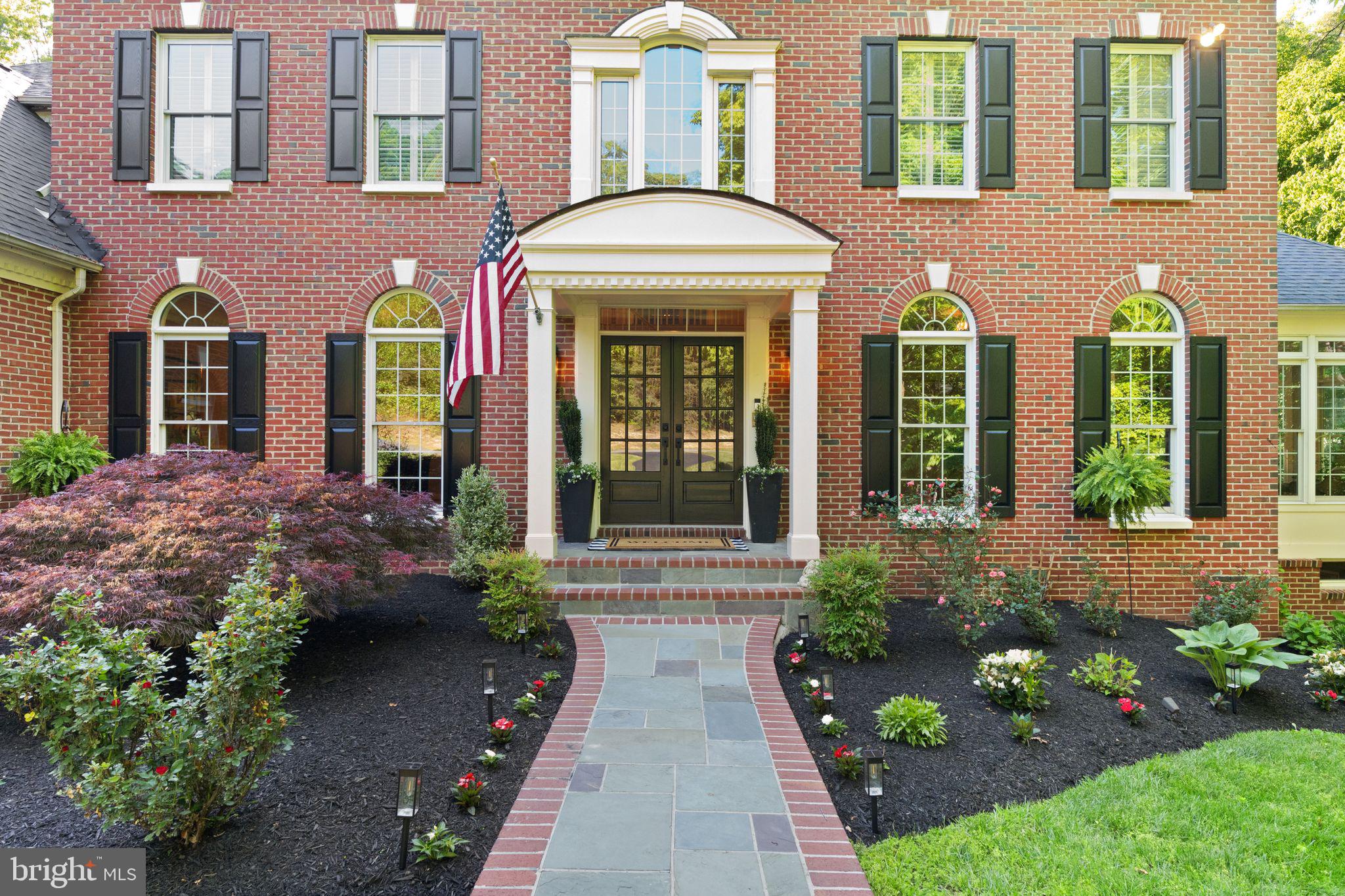 ESTATES AT ROSELAND - Residential
