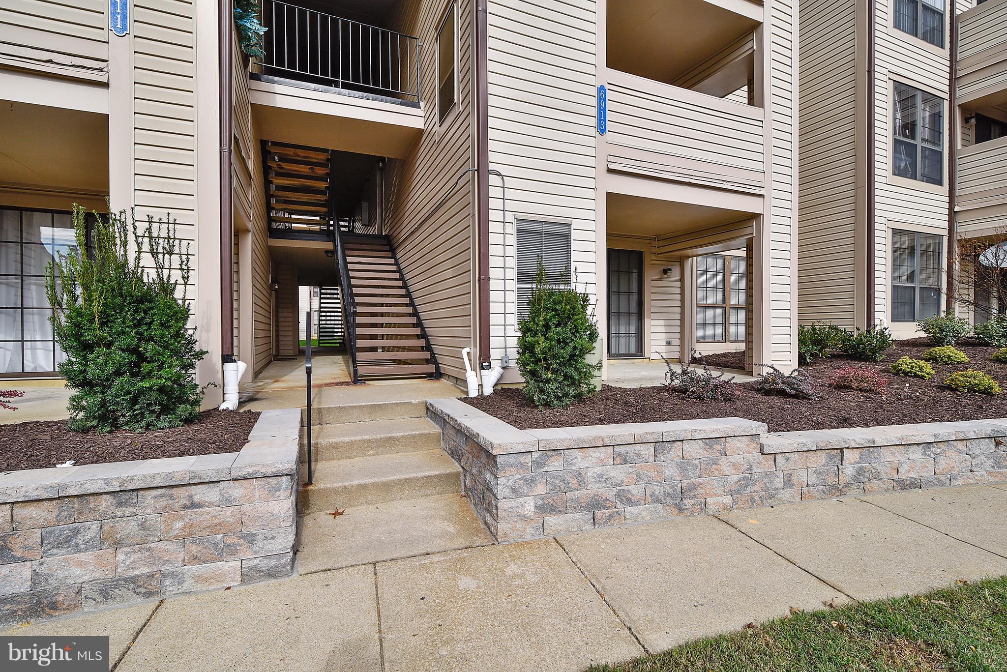 VICTORIA CROSSINGS AT MANCHESTER LAKES - Residential Lease