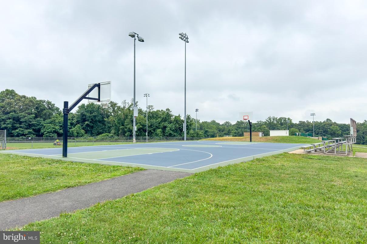 CAROLINE OAKS - Residential