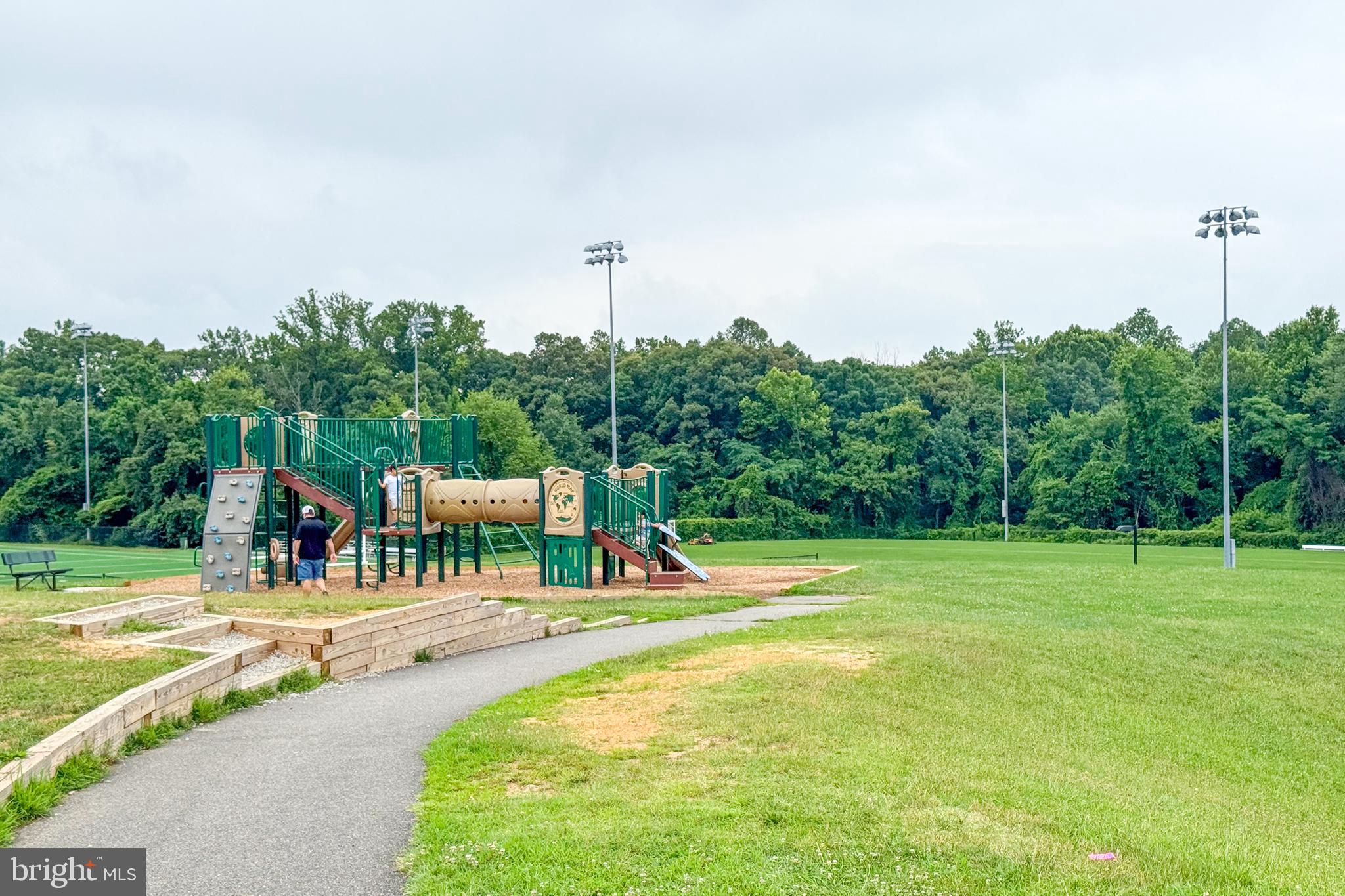 CAROLINE OAKS - Residential