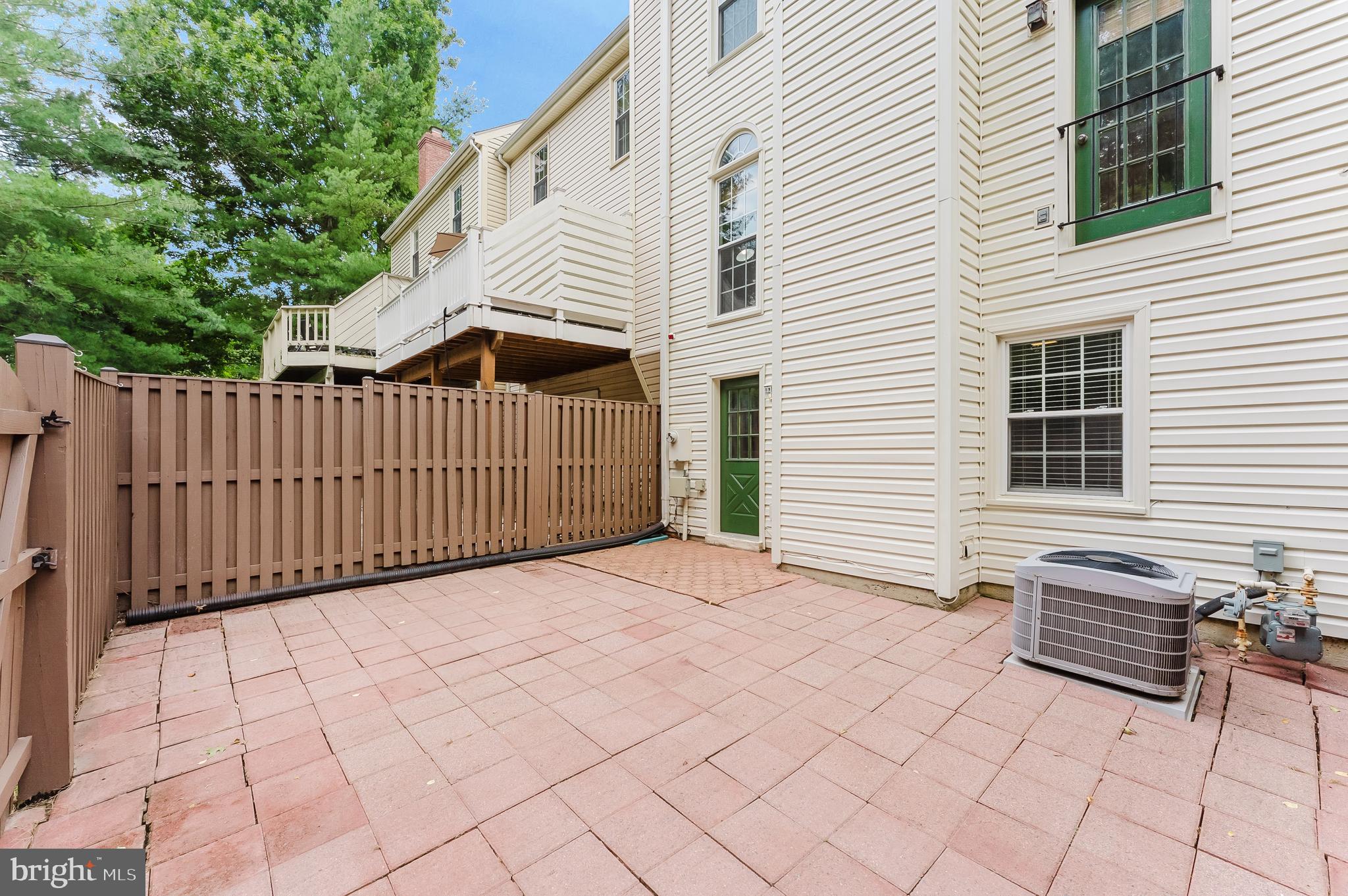 CAROLINE OAKS - Residential