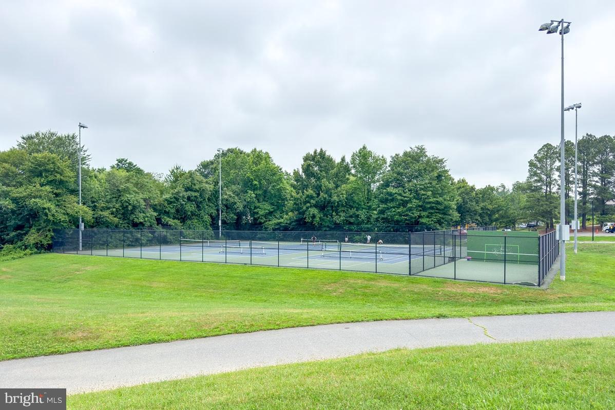 CAROLINE OAKS - Residential