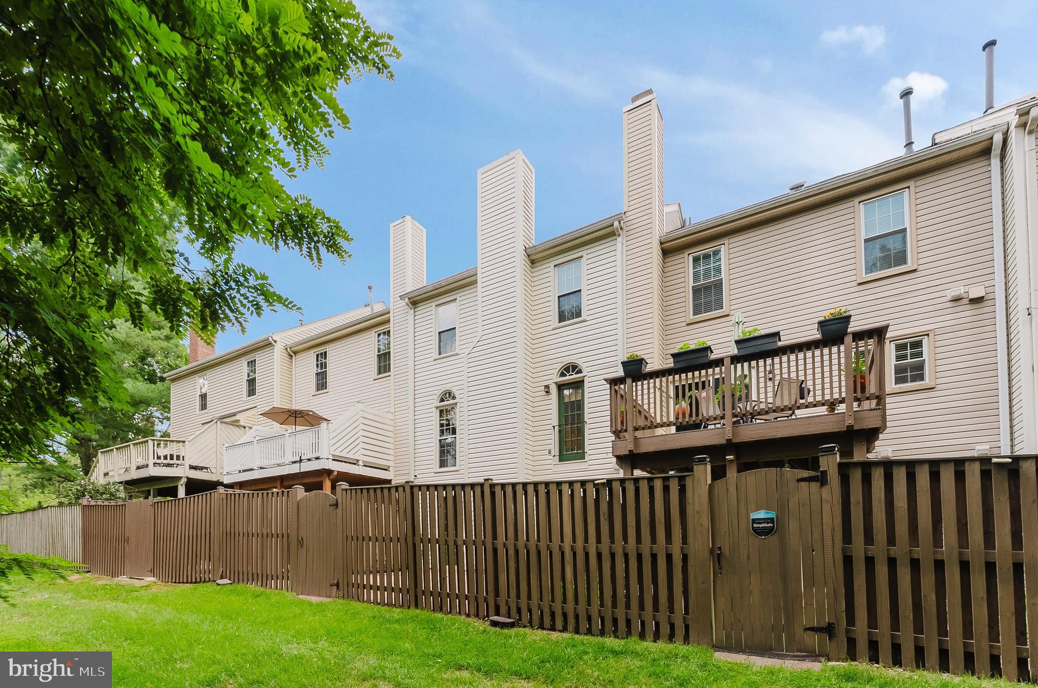 CAROLINE OAKS - Residential