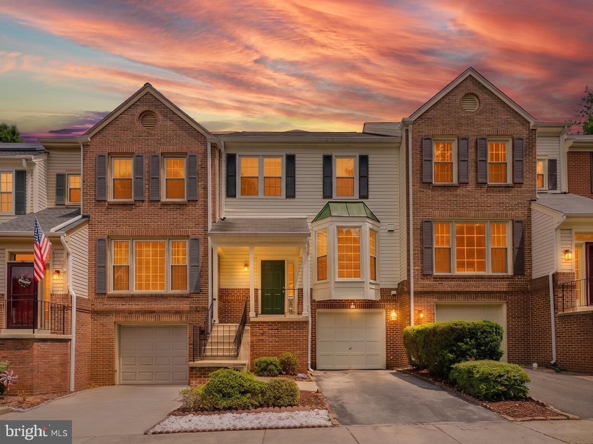 CAROLINE OAKS - Residential