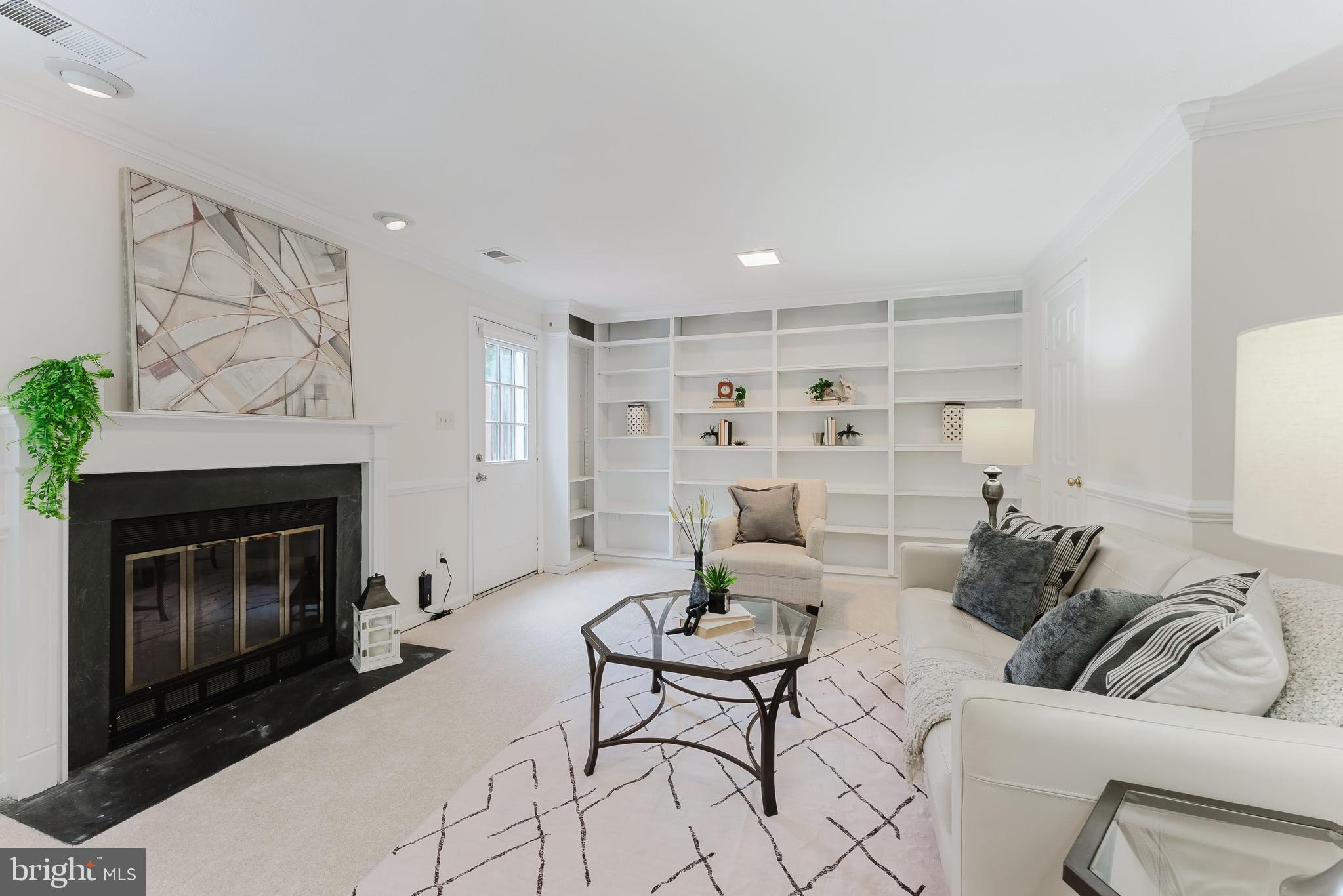 CAROLINE OAKS - Residential