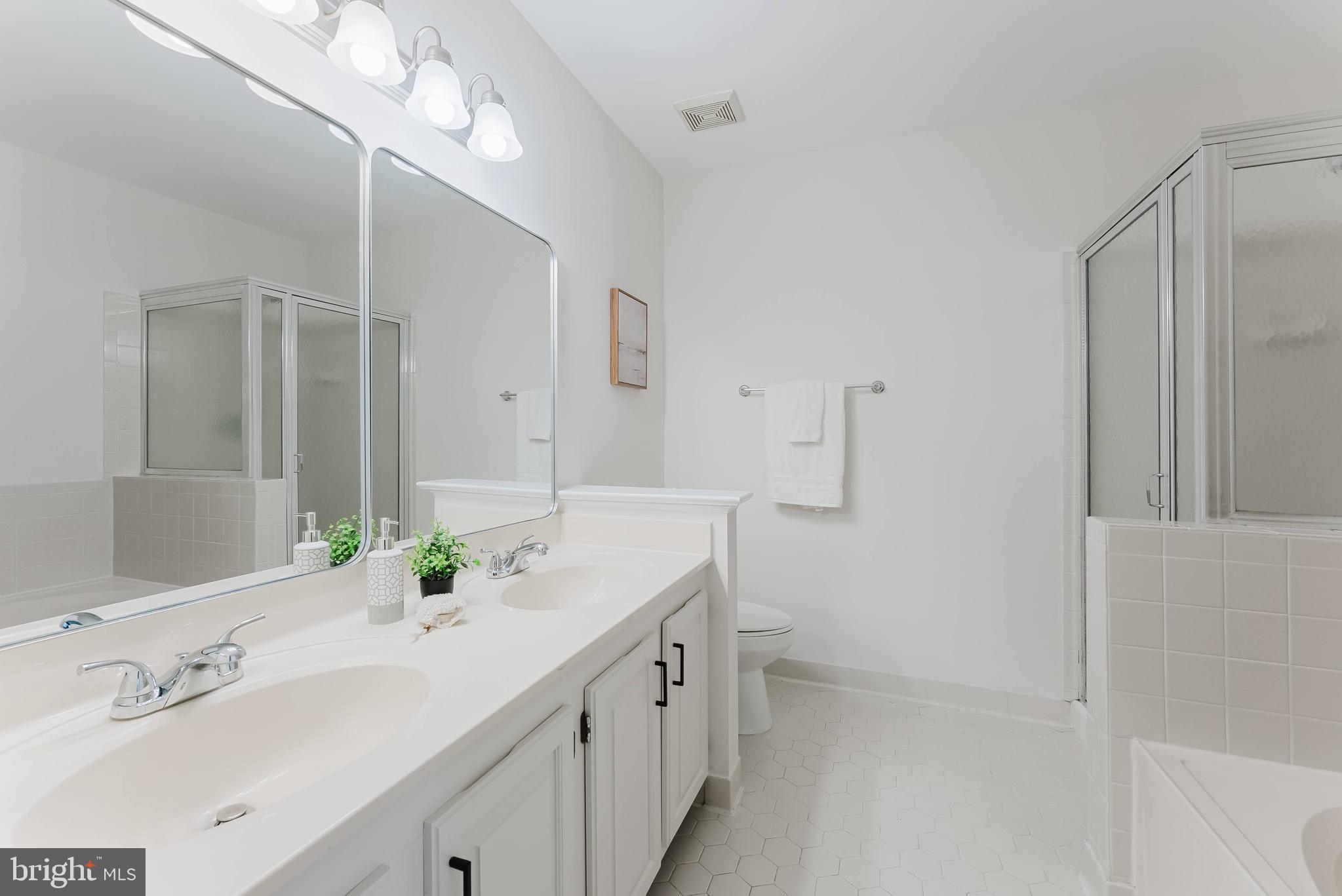 CAROLINE OAKS - Residential