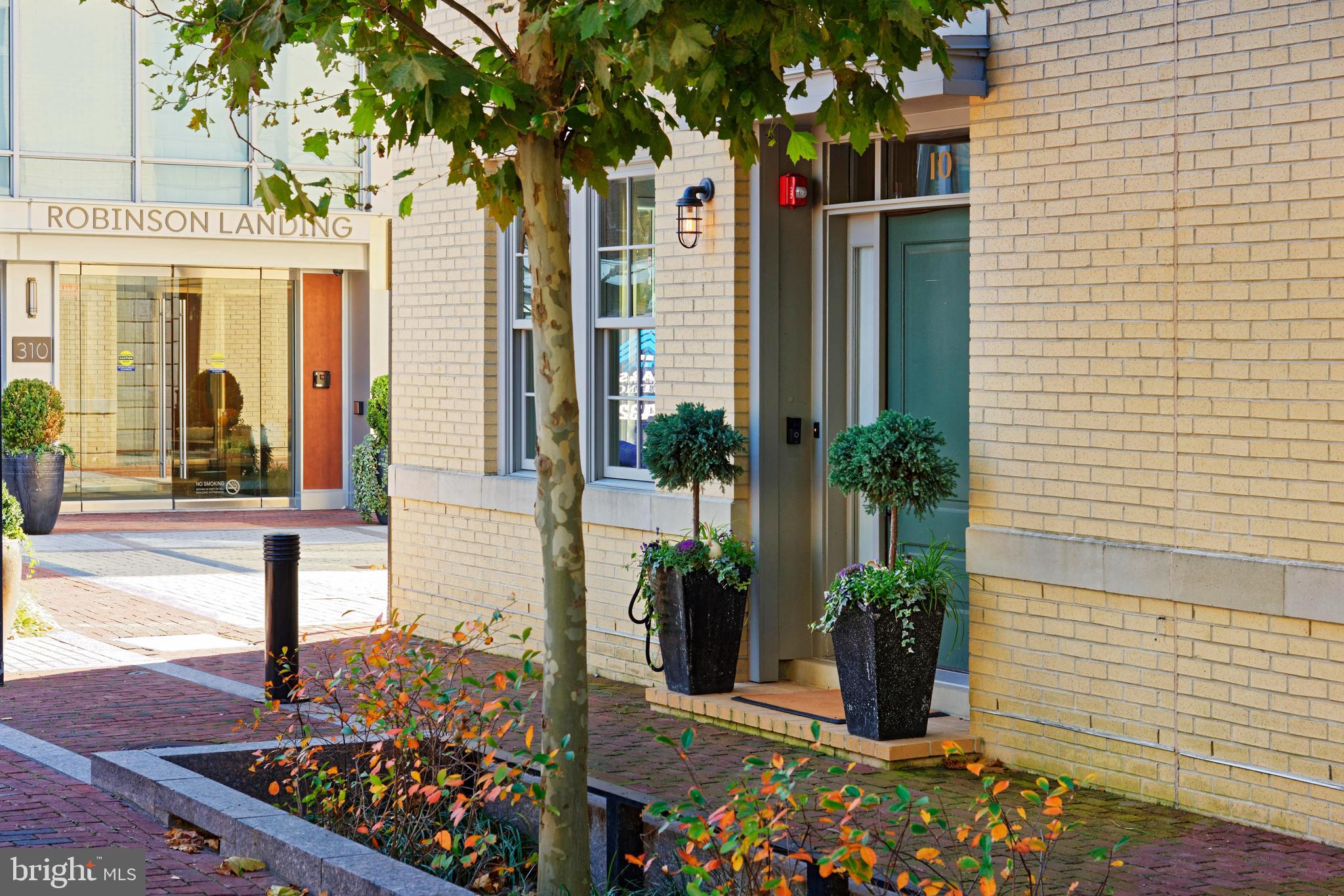 Entered for comp purposes.  Exceptional townhome in Robinson Landing!