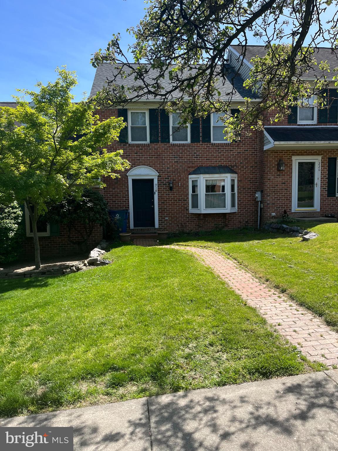 SUMMIT HILLS - Residential Lease