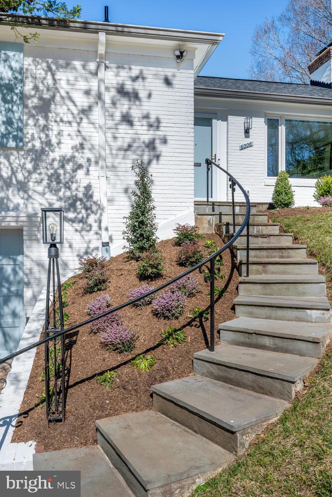 FAIRWAY HILLS - Residential