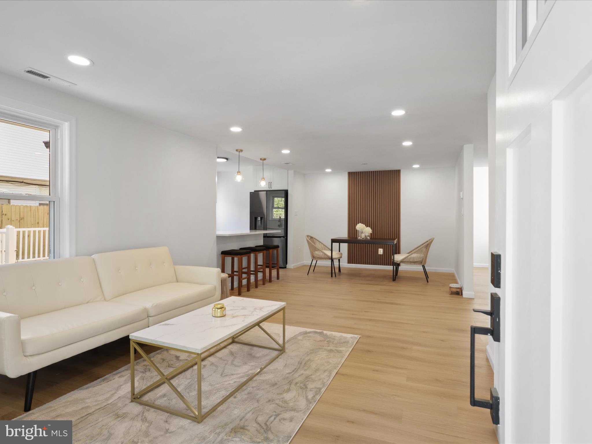 JOHNSONS HILL - Residential