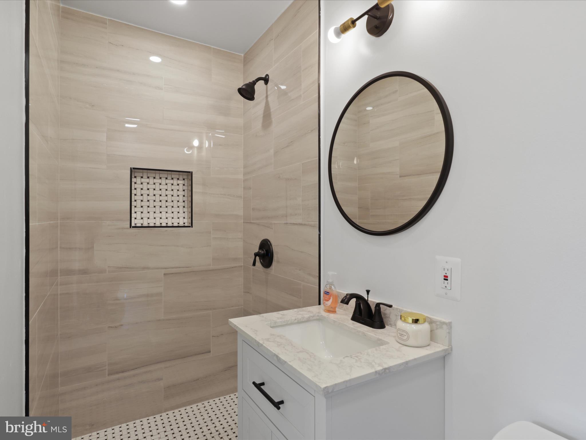 JOHNSONS HILL - Residential