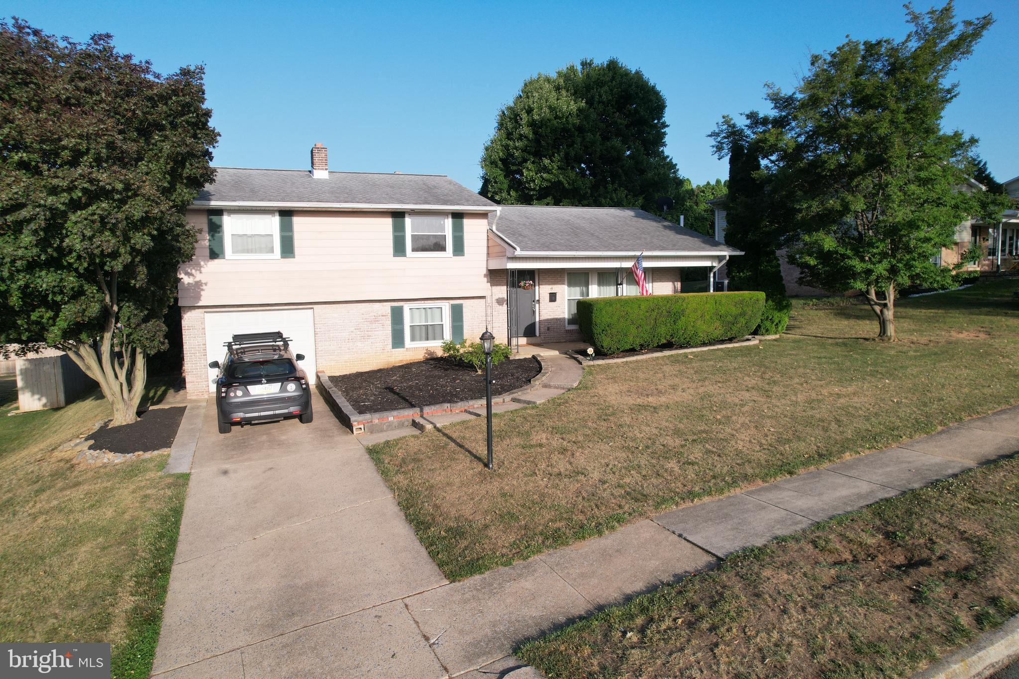 CEDAR CLIFF MANOR - Residential