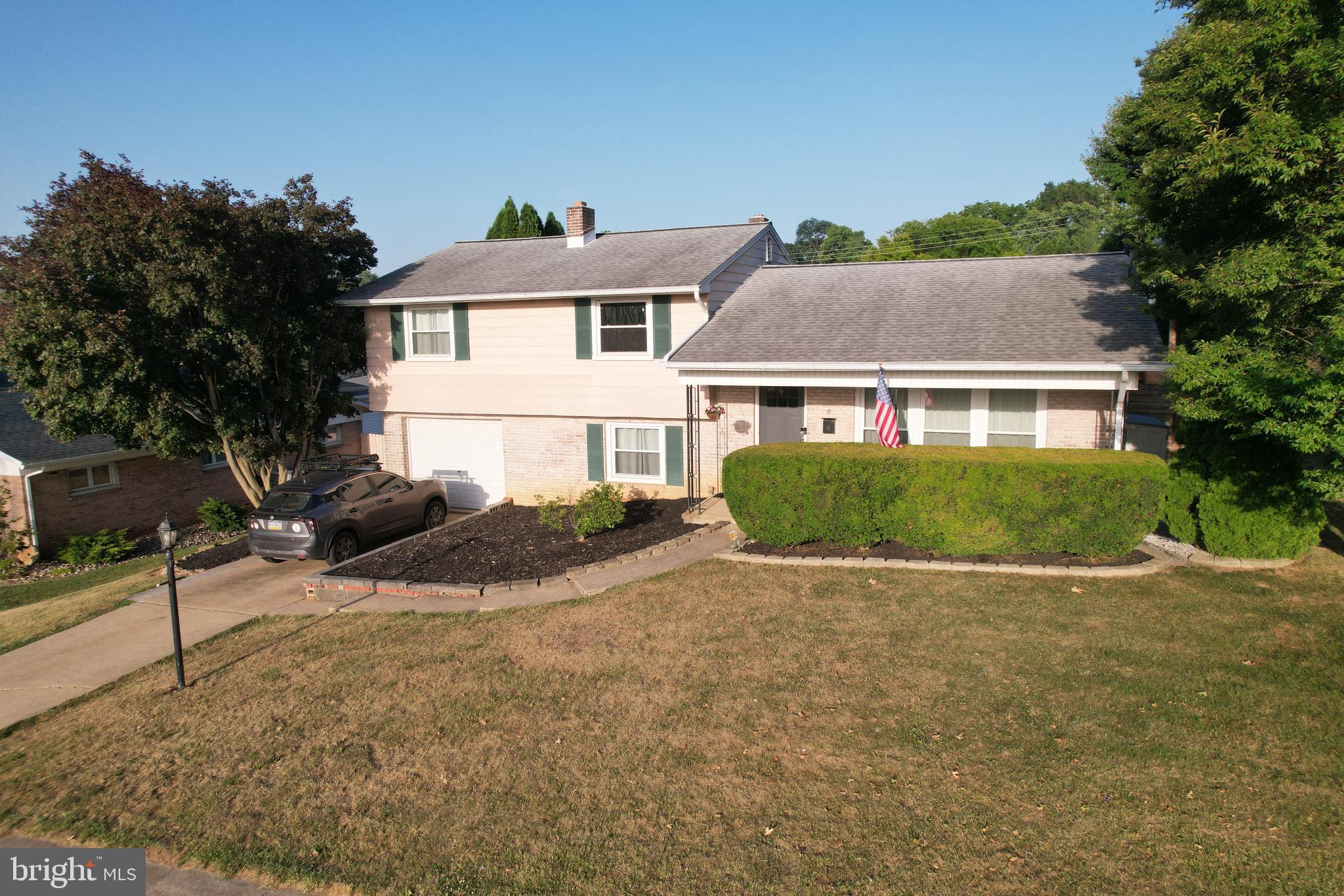 CEDAR CLIFF MANOR - Residential