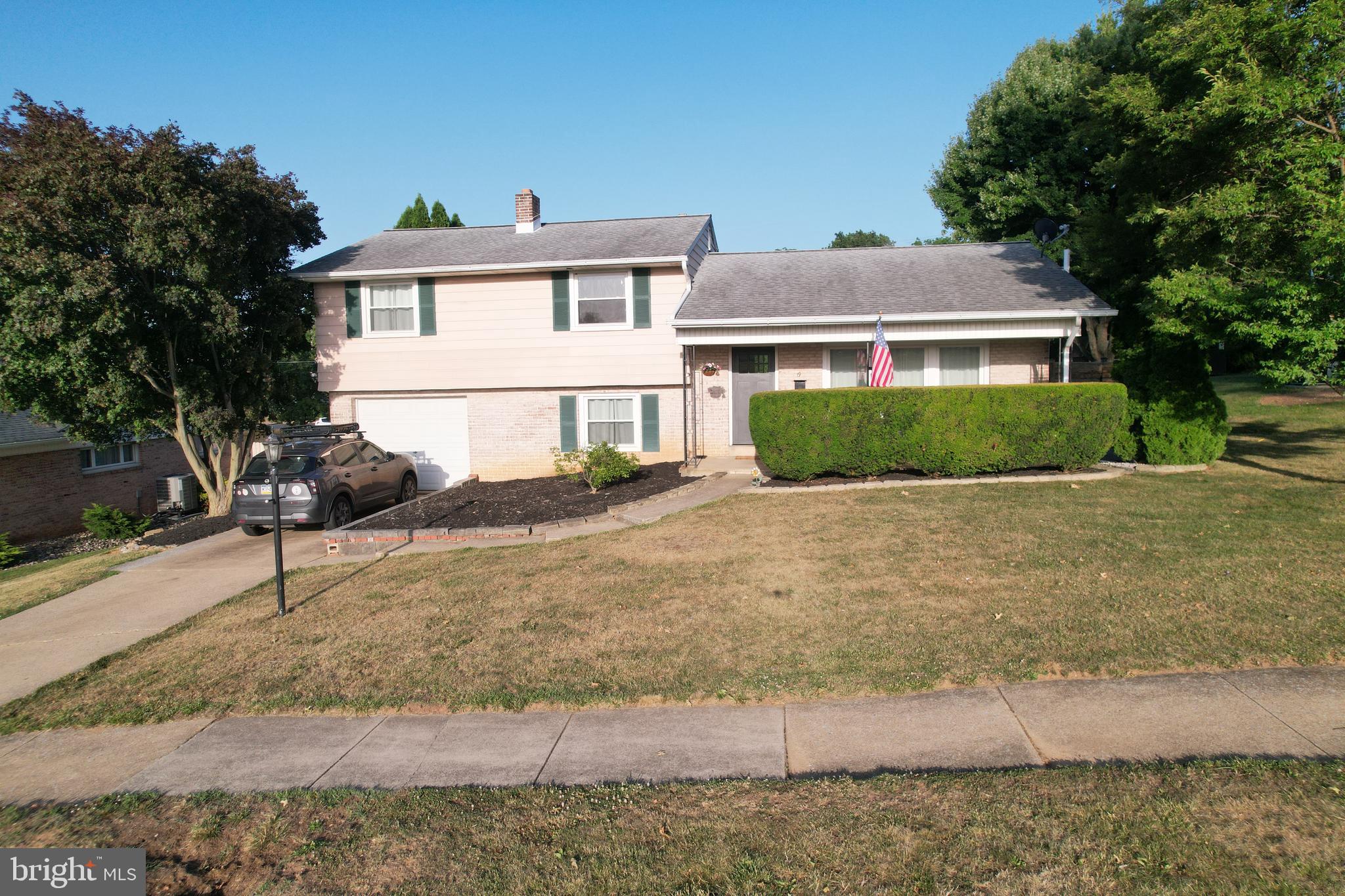 CEDAR CLIFF MANOR - Residential