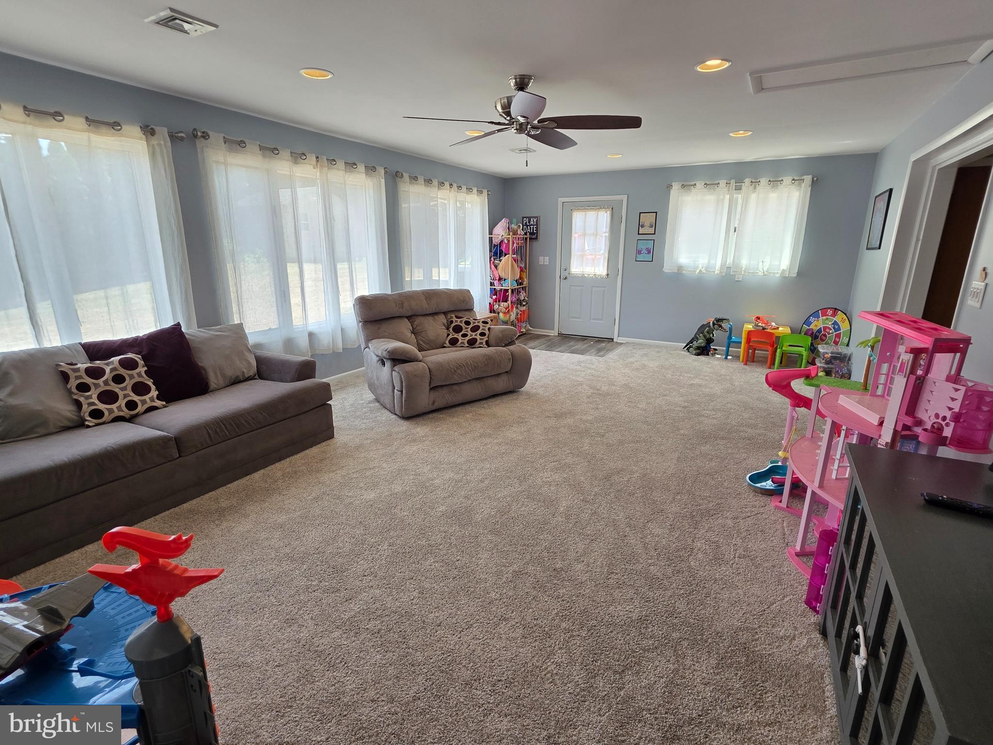 CEDAR CLIFF MANOR - Residential