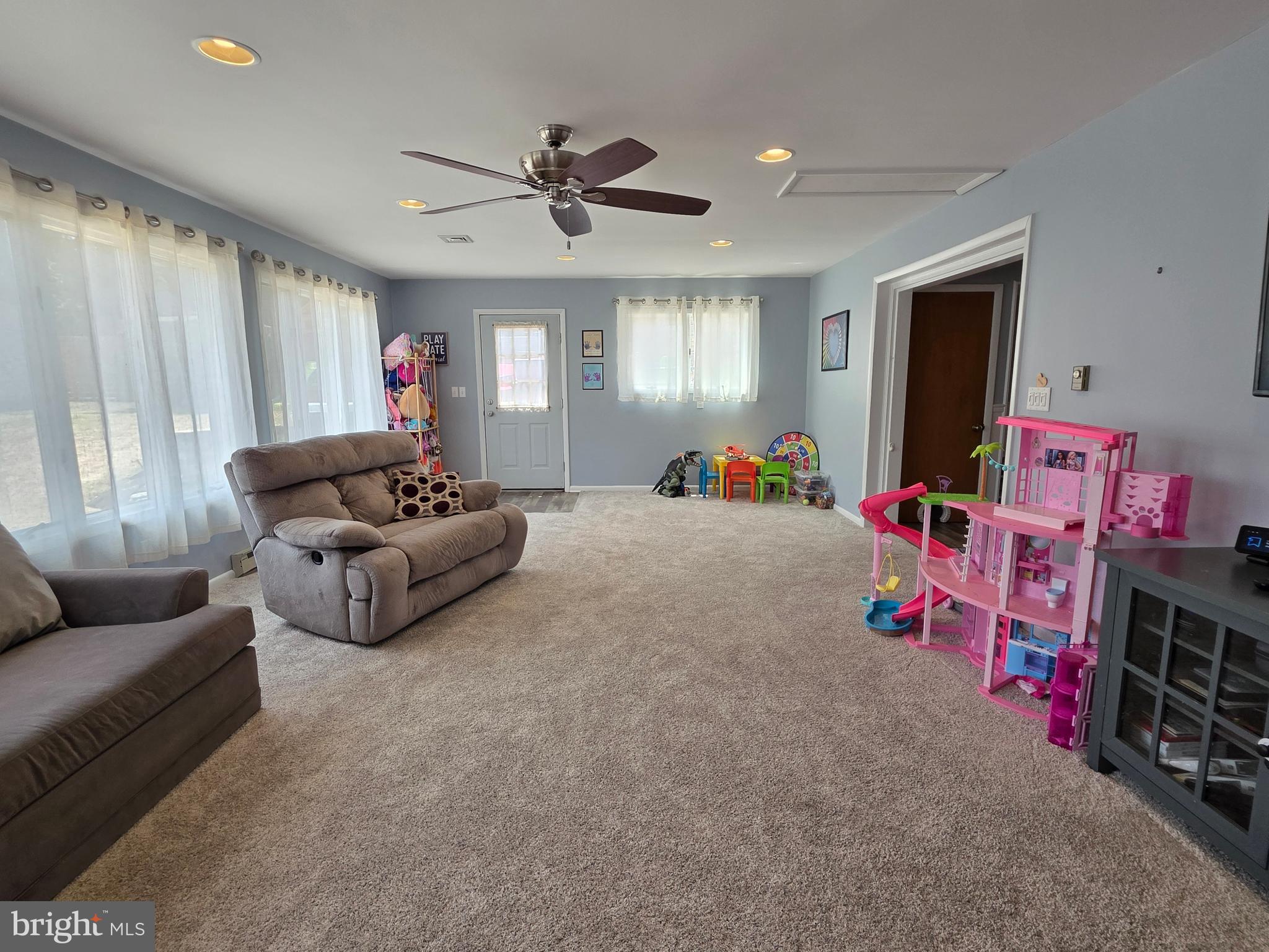 CEDAR CLIFF MANOR - Residential