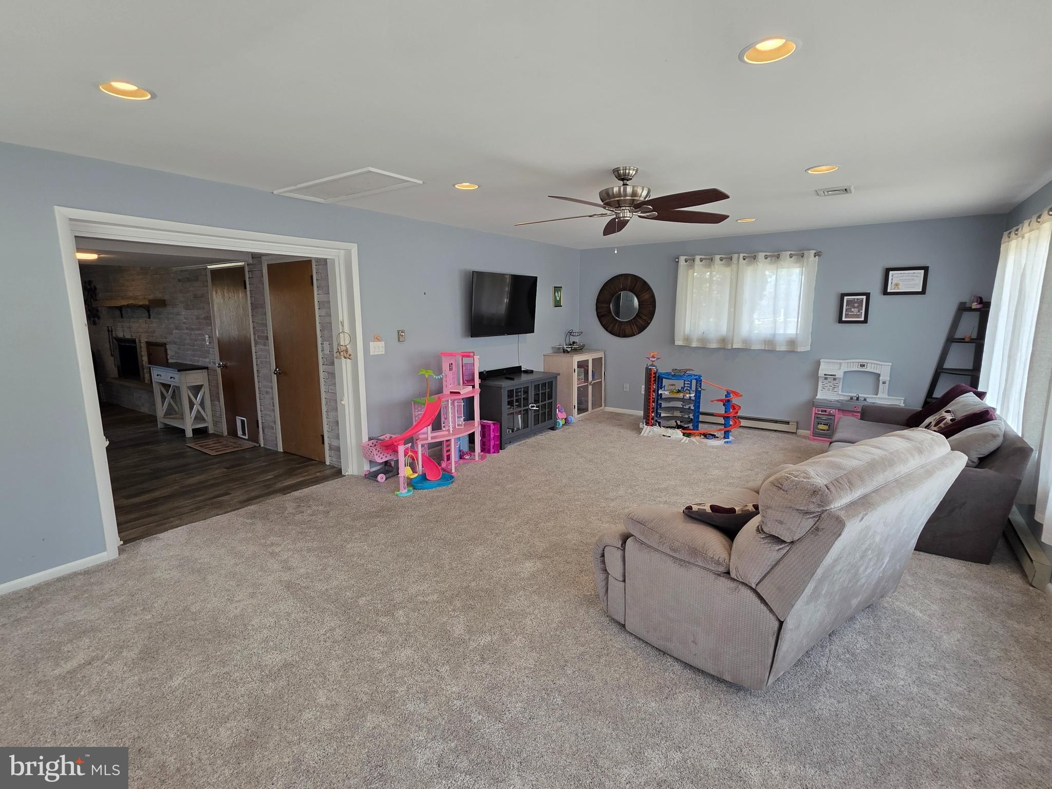 CEDAR CLIFF MANOR - Residential
