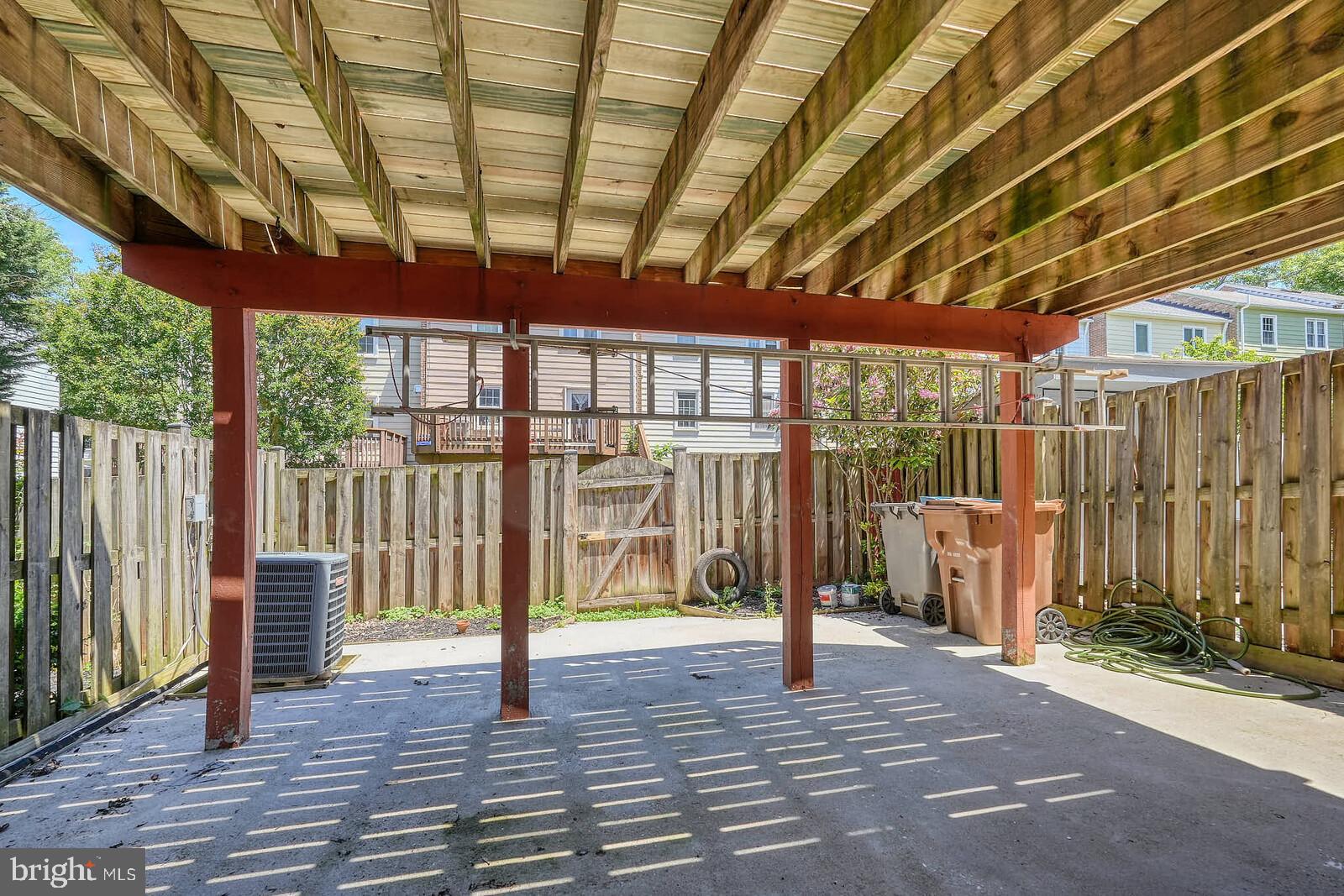 ROCKSHIRE TOWNHOMES - Residential