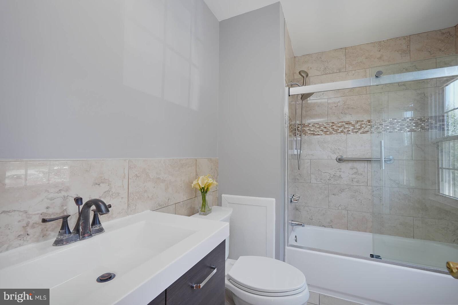 ROCKSHIRE TOWNHOMES - Residential