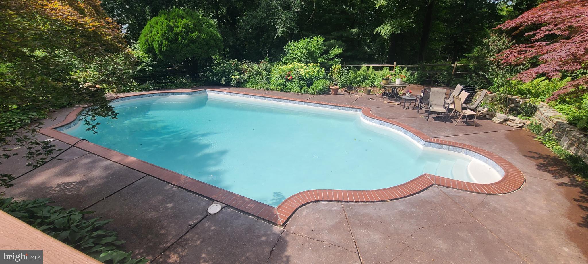 HUNTINGDON VALLEY - Residential