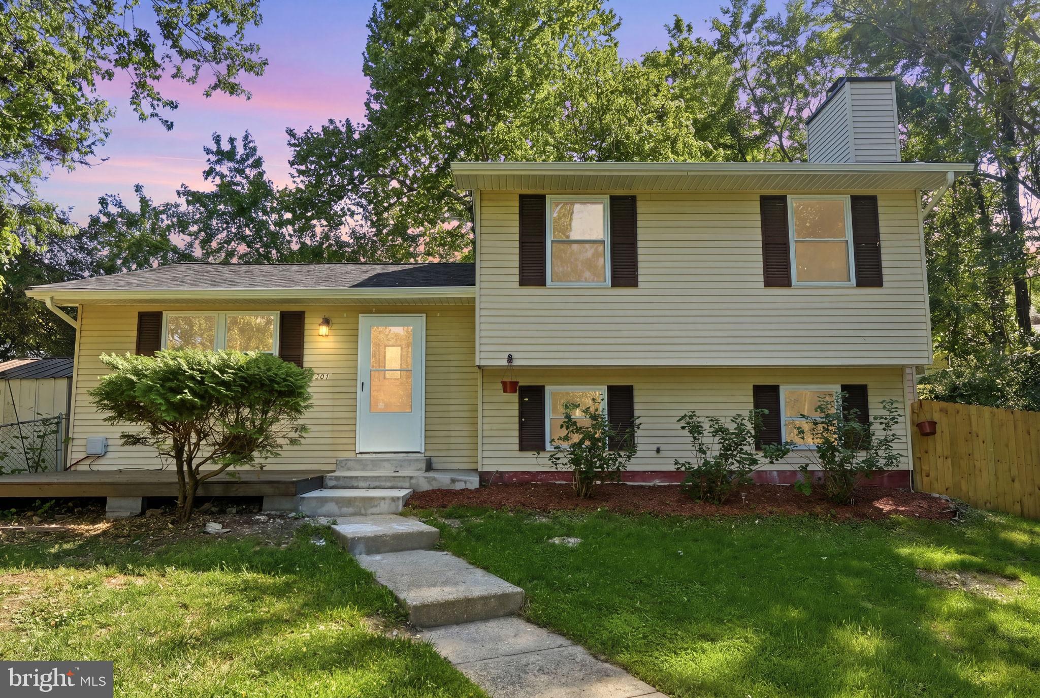 STRAWBERRY HILLS - Residential
