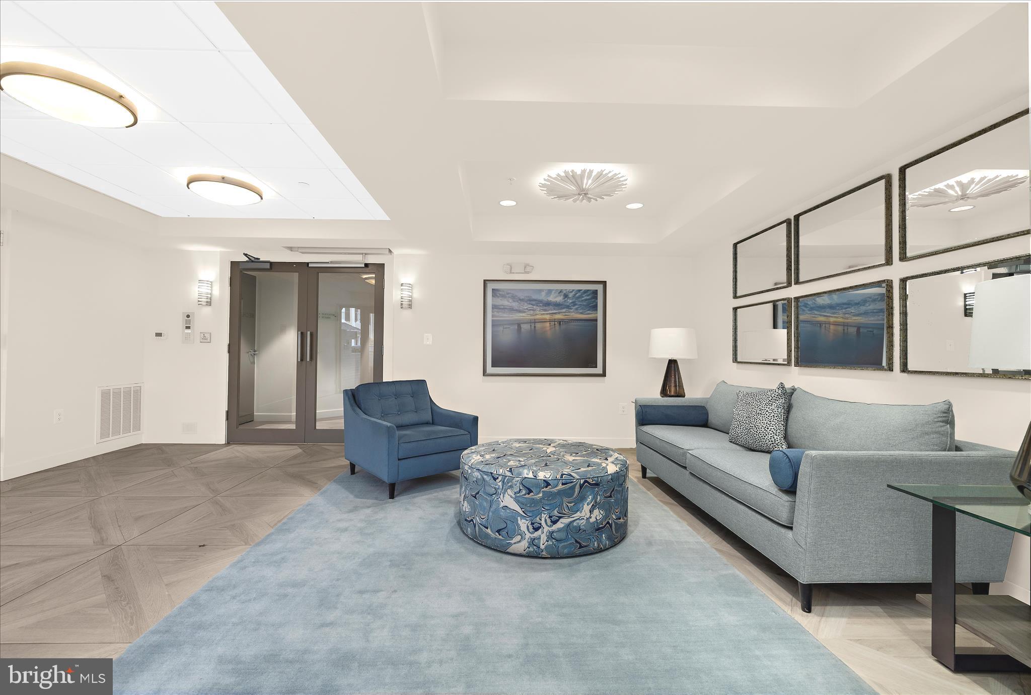 MURRAY HILL - Residential