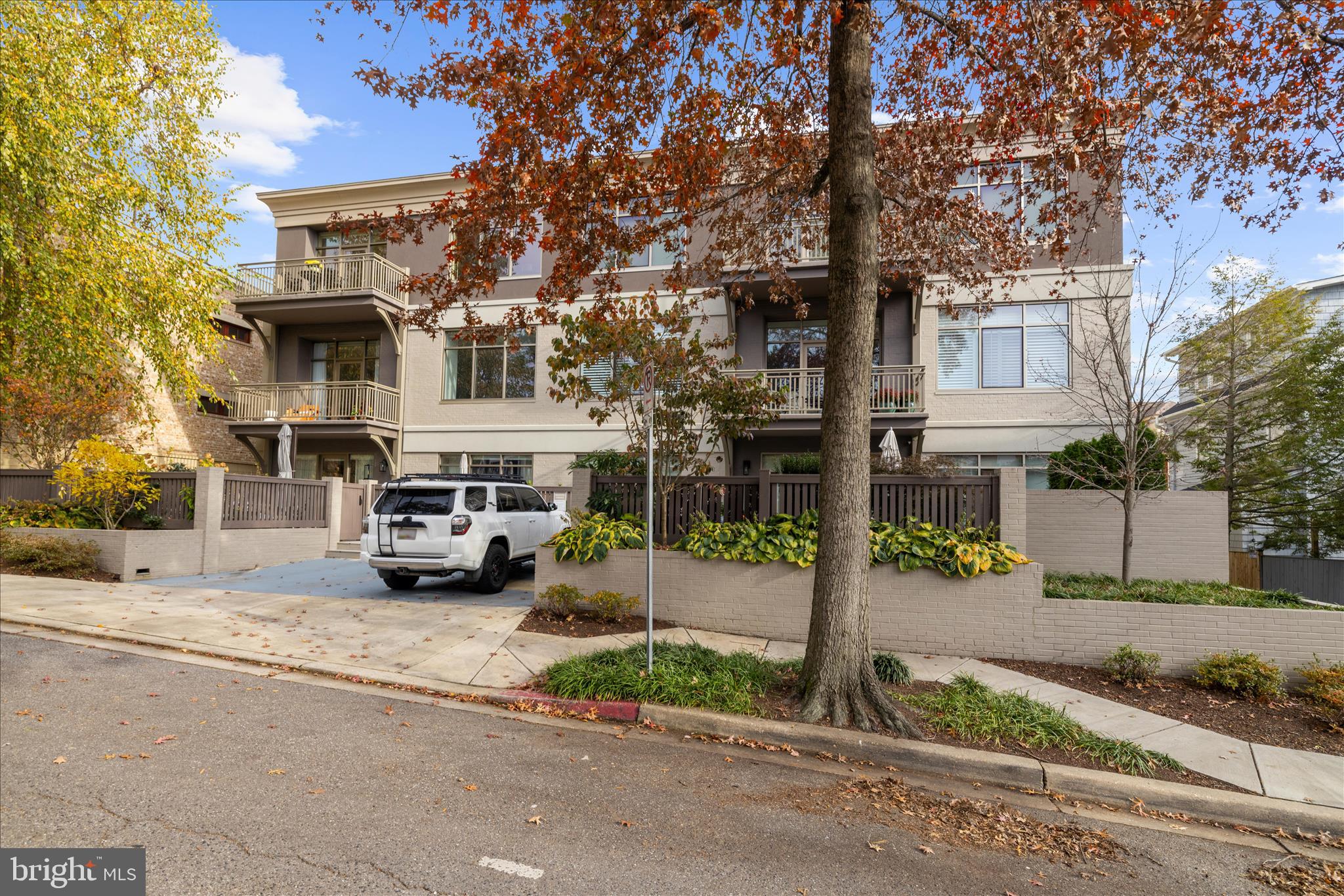 MURRAY HILL - Residential