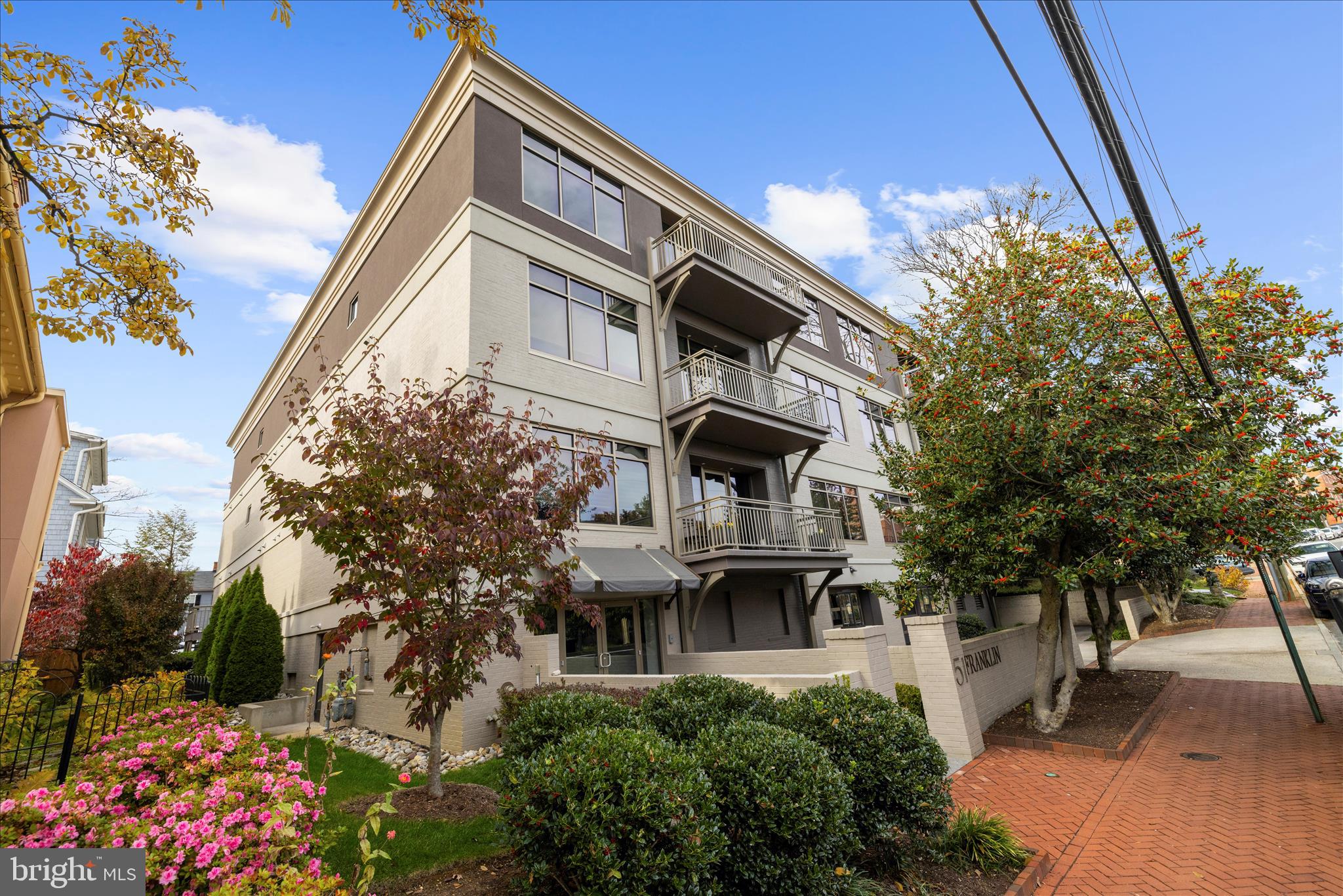 MURRAY HILL - Residential