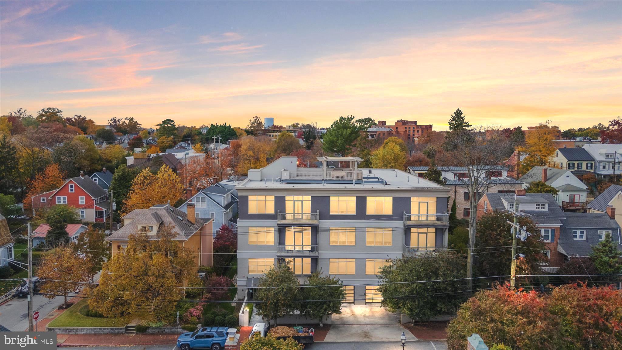 MURRAY HILL - Residential