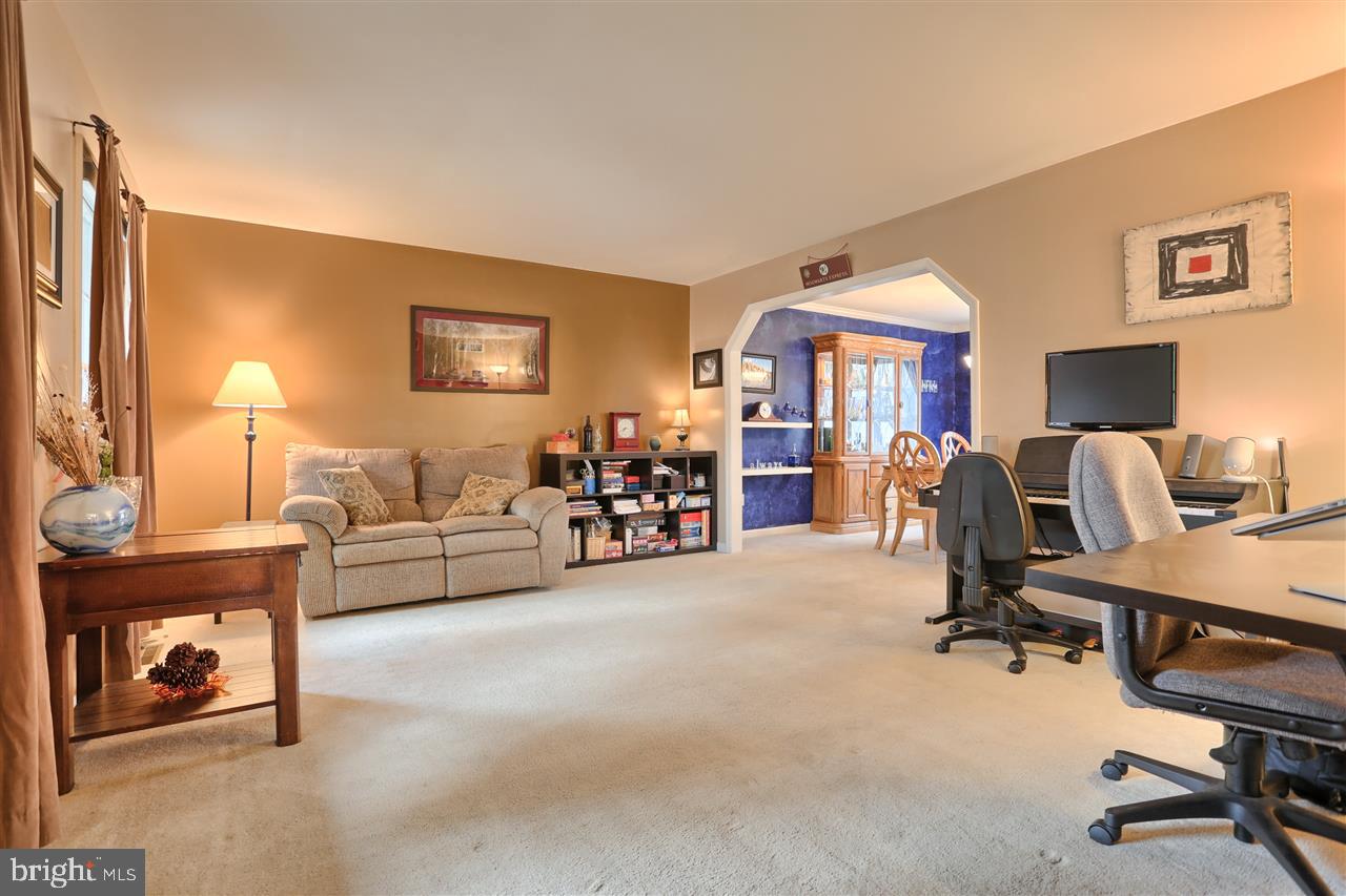 HUNTERS RUN - Residential