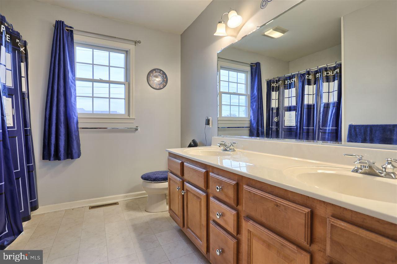 HUNTERS RUN - Residential