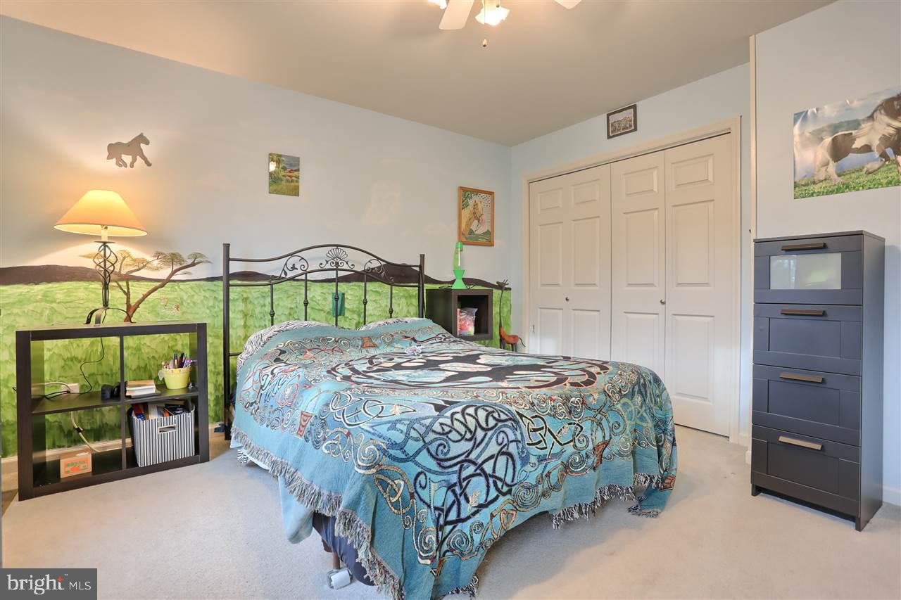 HUNTERS RUN - Residential