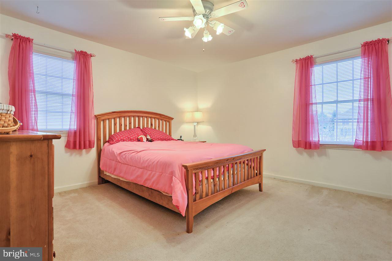 HUNTERS RUN - Residential