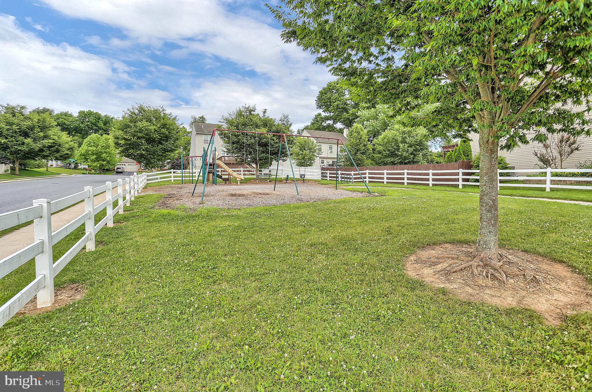 WELLINGTON HILLS - Residential