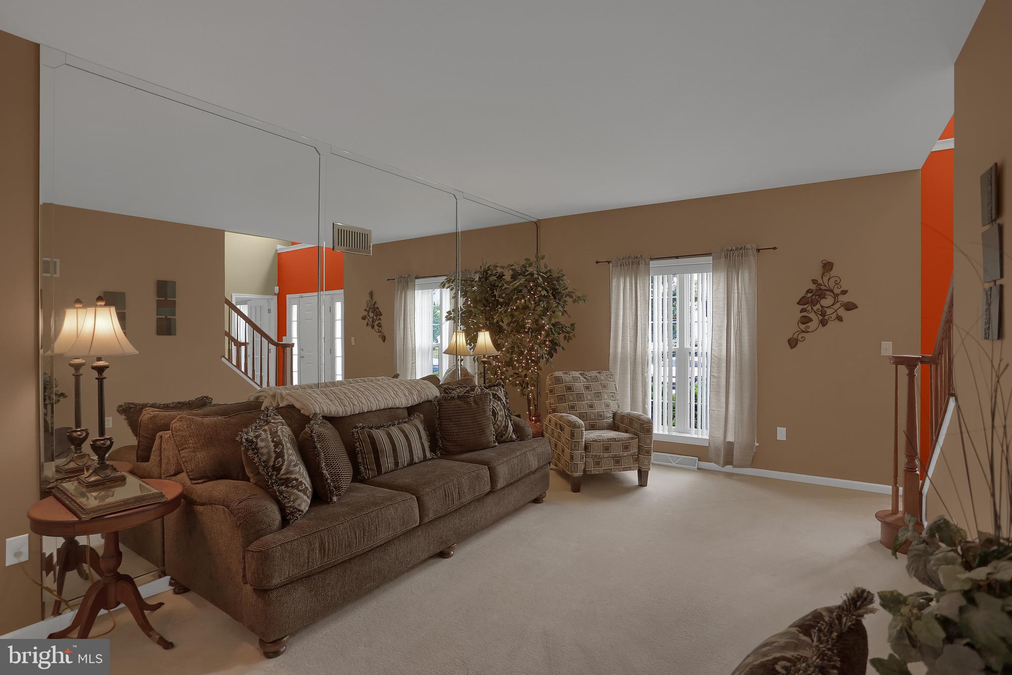 WELLINGTON HILLS - Residential