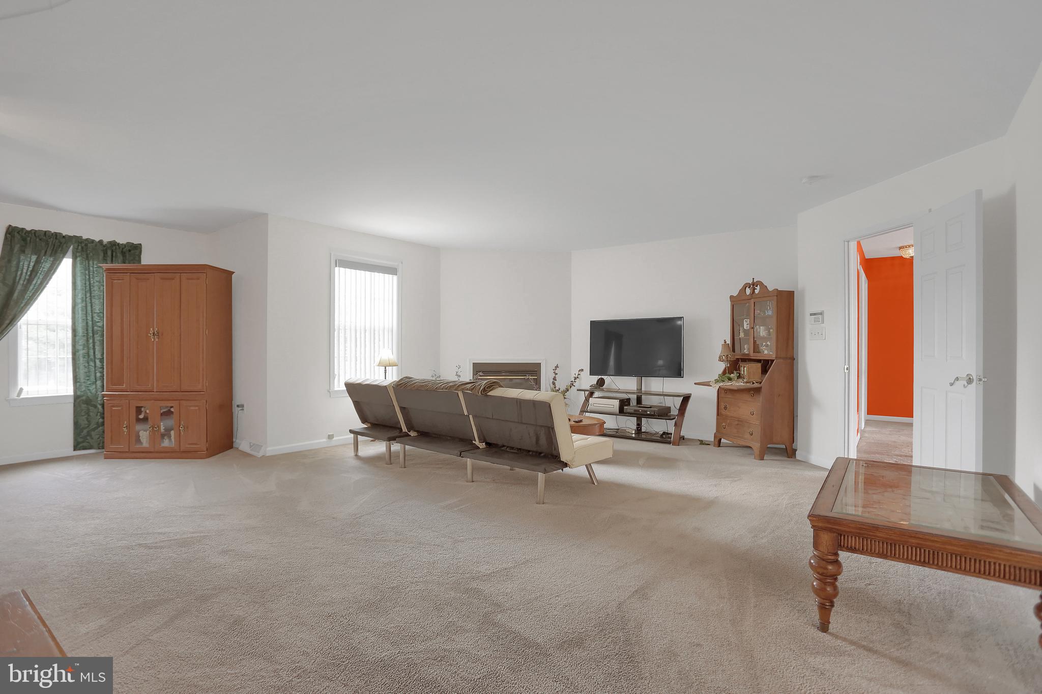 WELLINGTON HILLS - Residential
