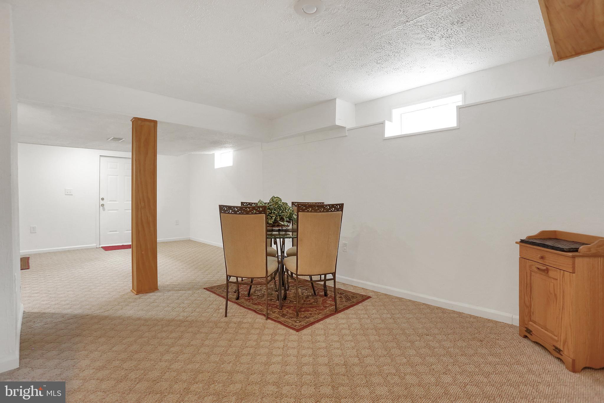 WELLINGTON HILLS - Residential