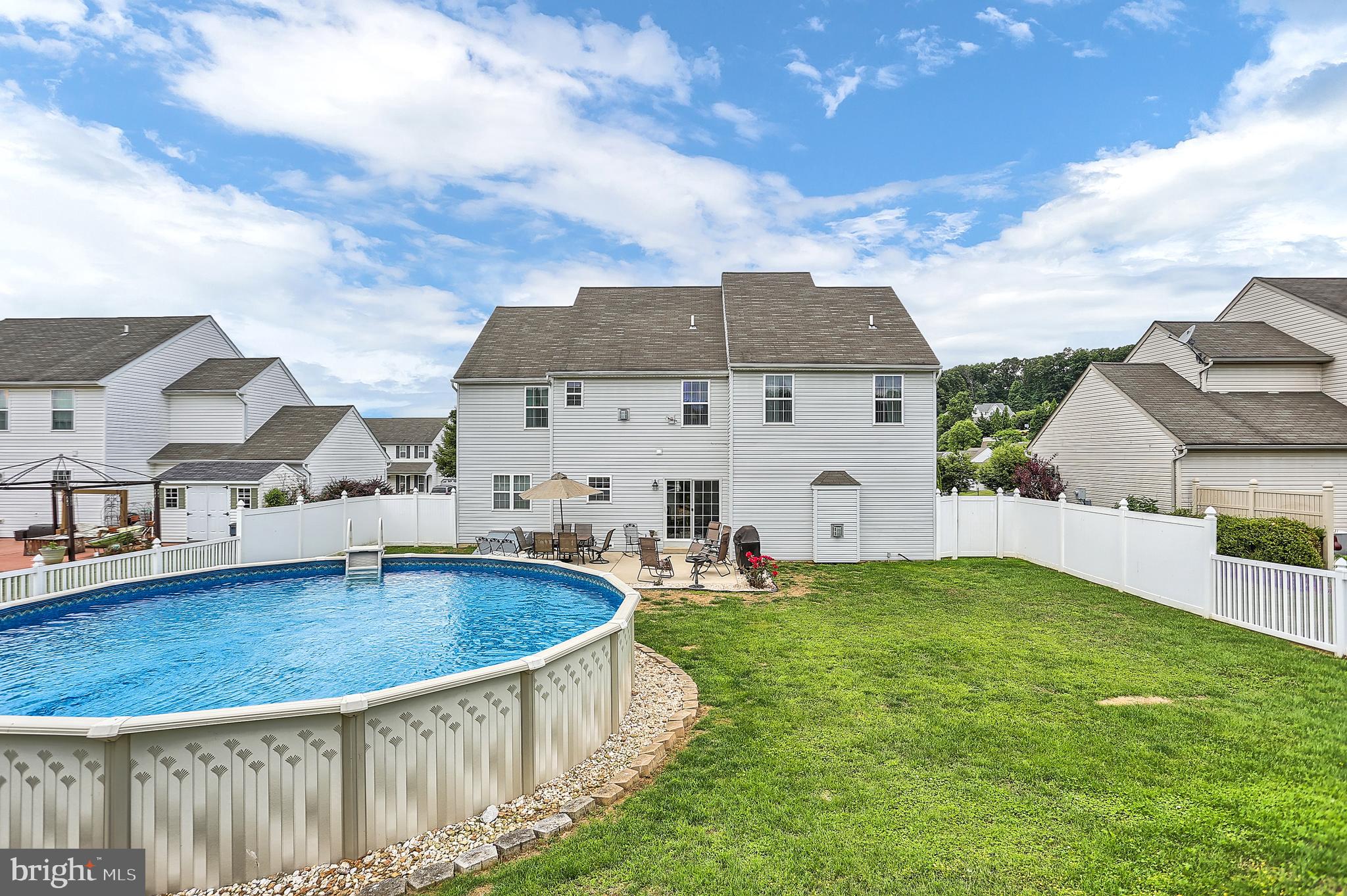 WELLINGTON HILLS - Residential