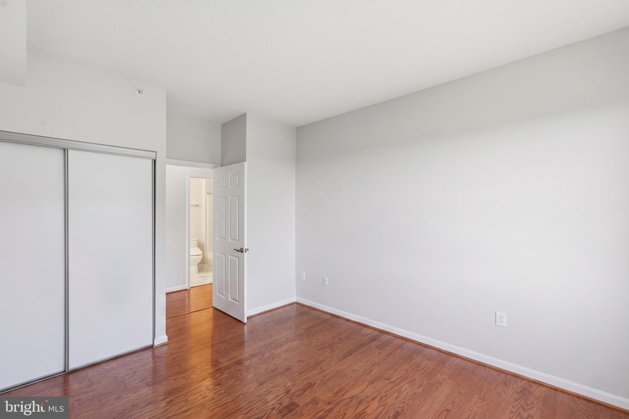 LANSDOWNE WOODS - Residential