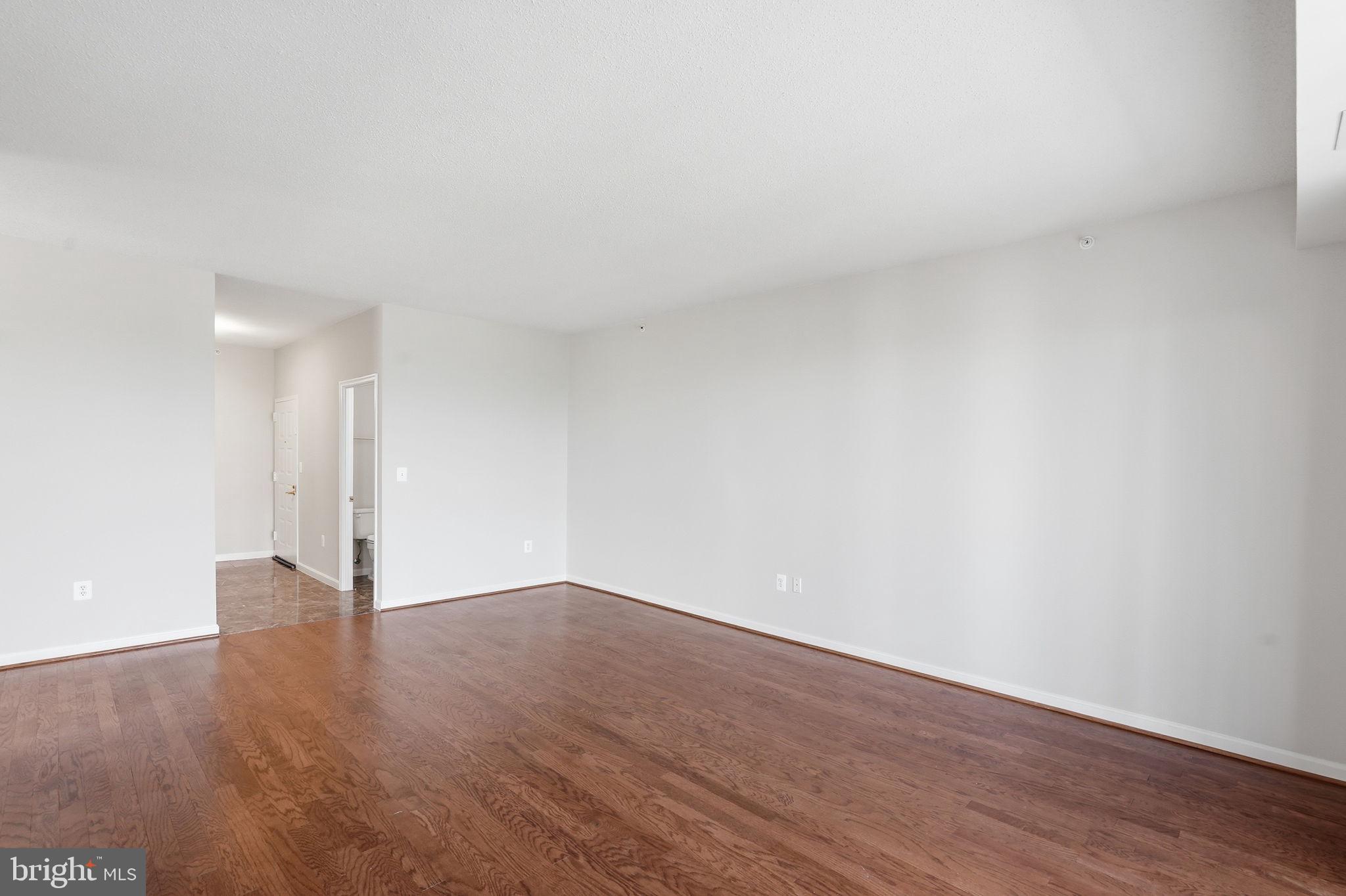LANSDOWNE WOODS - Residential