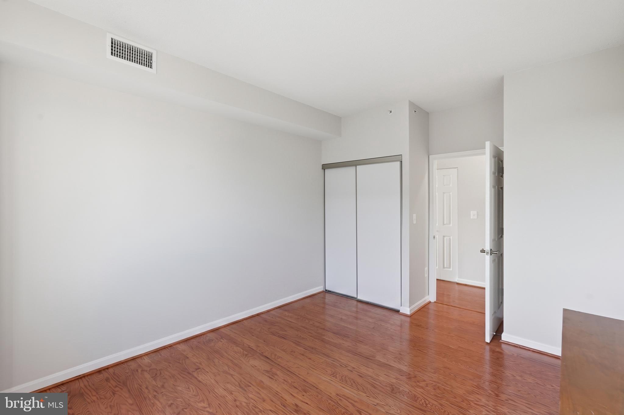 LANSDOWNE WOODS - Residential